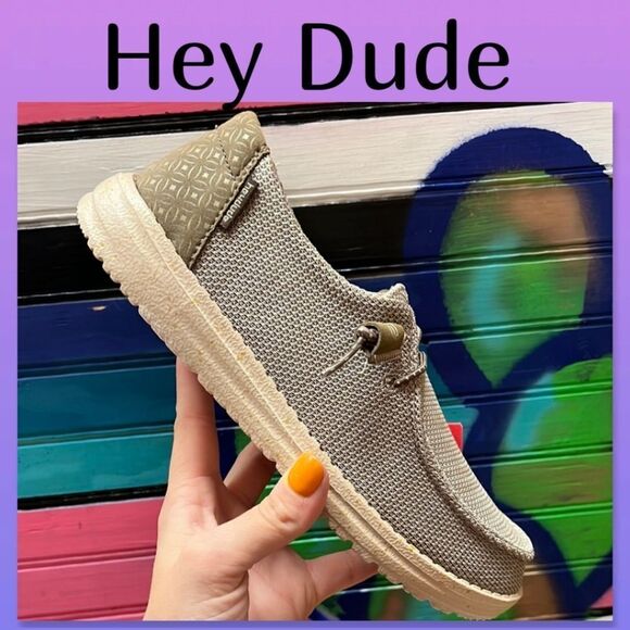 NWOT Hey Dude Wendy Sox Sand Shell - Picture 1 of 10